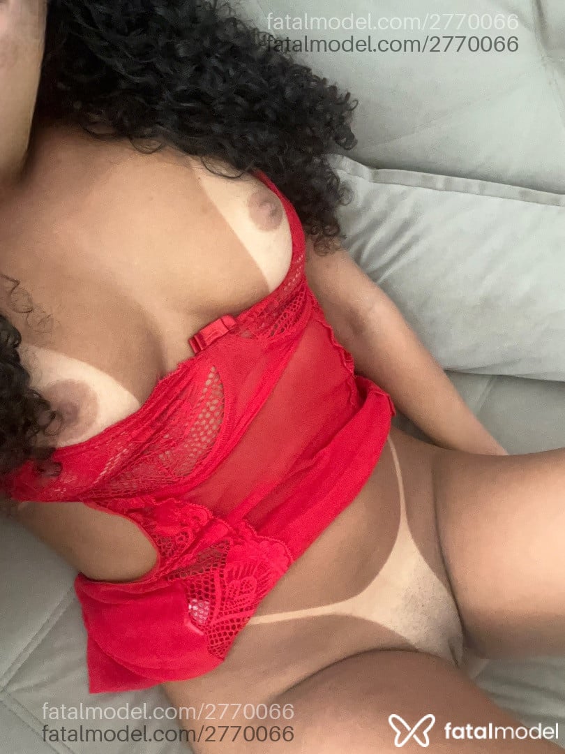 Acompanhante mulher morena (o) de olhos pretos em Vila Velha - Lara Santos