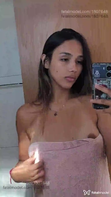 Acompanhante mulher trans com cabelo castanho de olhos castanhos - Kimberlly