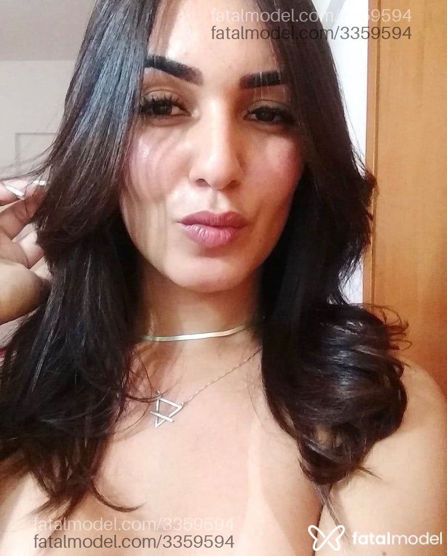 Acompanhante mulher trans com cabelo castanho de olhos castanhos em Goiânia - Stefany