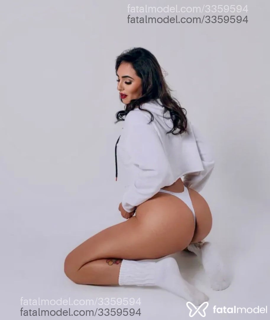 Acompanhante mulher trans com cabelo castanho de olhos castanhos em Goiânia - Stefany