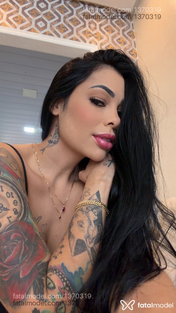 Acompanhante mulher morena (o) de olhos castanhos - Rachel Scarlett