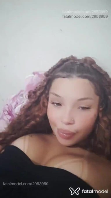 Acompanhante mulher ruiva (o) de olhos verdes em Virtual Acompanhante mulher ruiva (o) de olhos verdes em Virtual - Unique