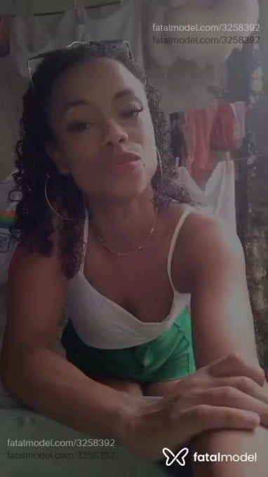 Acompanhante mulher morena (o) de olhos castanhos - Aline Cavalcante Acompanhante mulher morena (o) de olhos castanhos - Aline Cavalcante