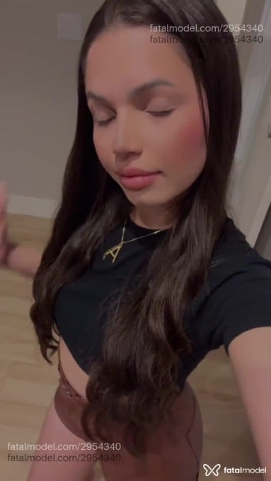 Acompanhante mulher com cabelo castanho de olhos castanhos em Itajaí - Sofia