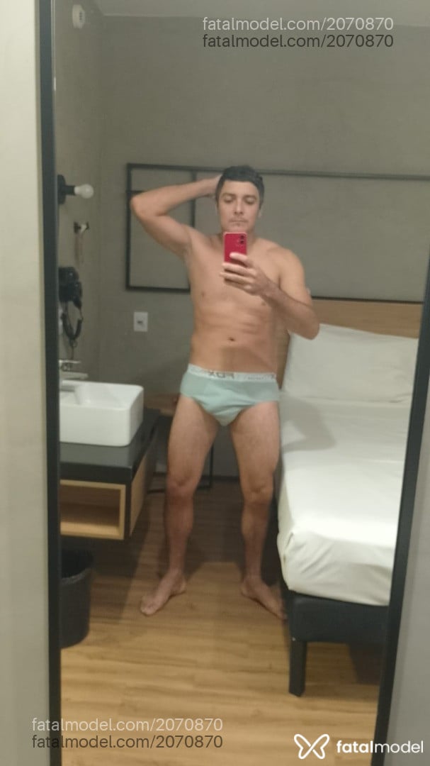 Acompanhante homem morena (o) de olhos castanhos em Laranjeiras do Sul - Trabalhador