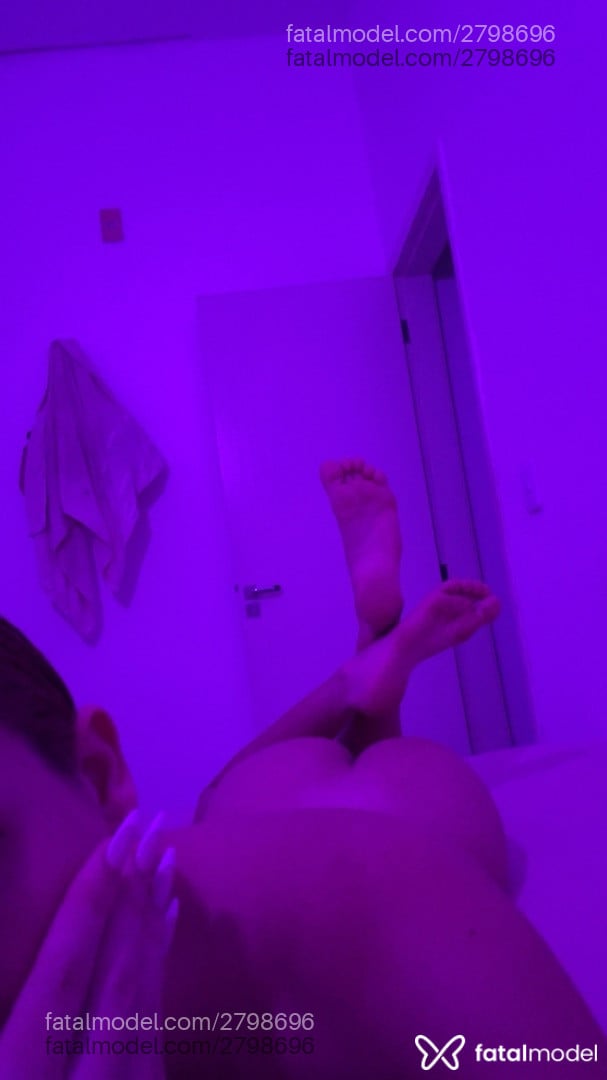 Acompanhante mulher trans loira (o) de olhos castanhos em Virtual - Valentina