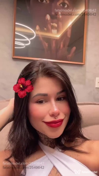 Acompanhante mulher morena (o) de olhos mel em Erechim Acompanhante mulher morena (o) de olhos mel em Erechim - Melany