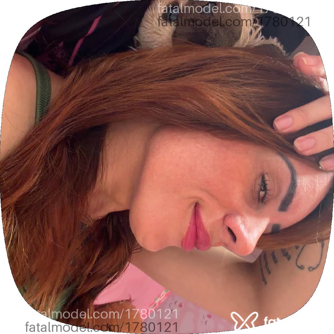 Acompanhante mulher trans com cabelo castanho de olhos castanhos em Três Pontas - Laura Proine