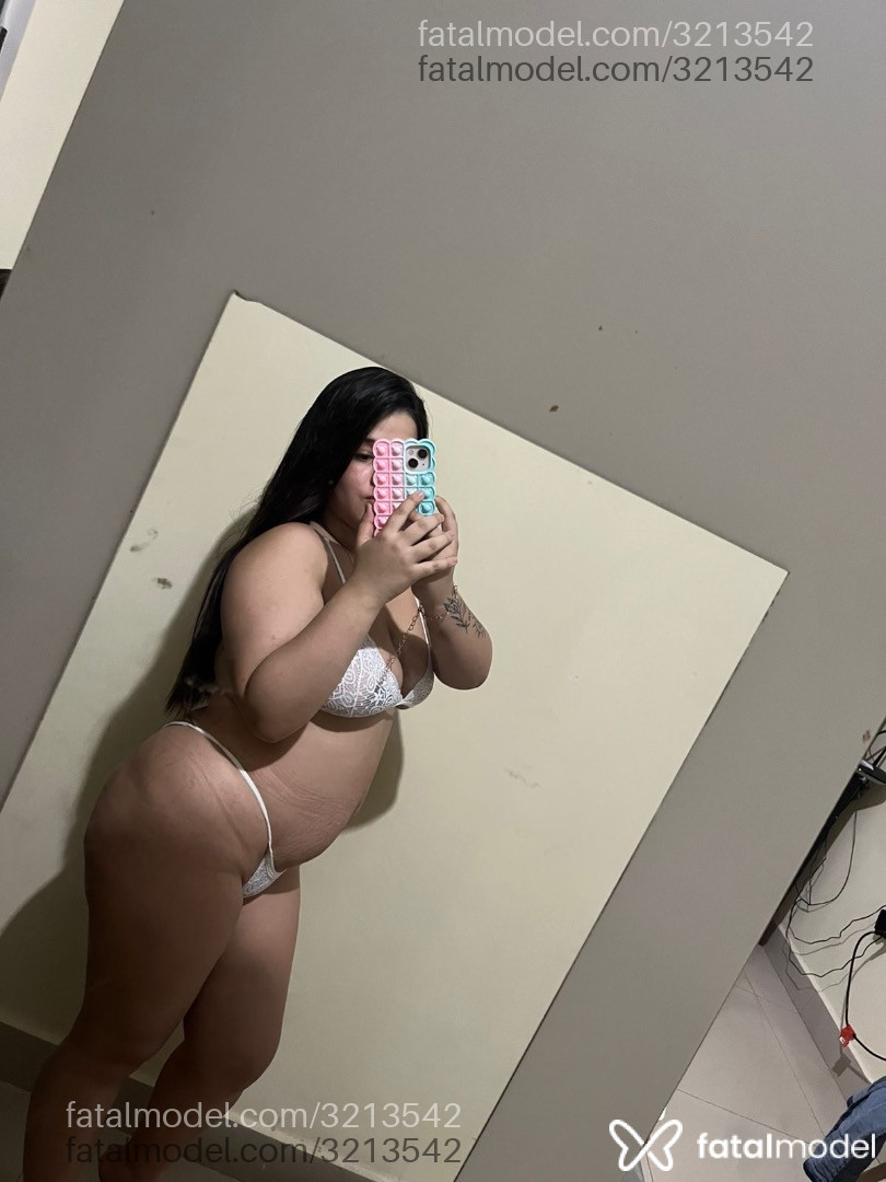 Acompanhante mulher com cabelo castanho de olhos castanhos - Jade Elizângela Acompanhante mulher com cabelo castanho de olhos castanhos - Jade Elizângela