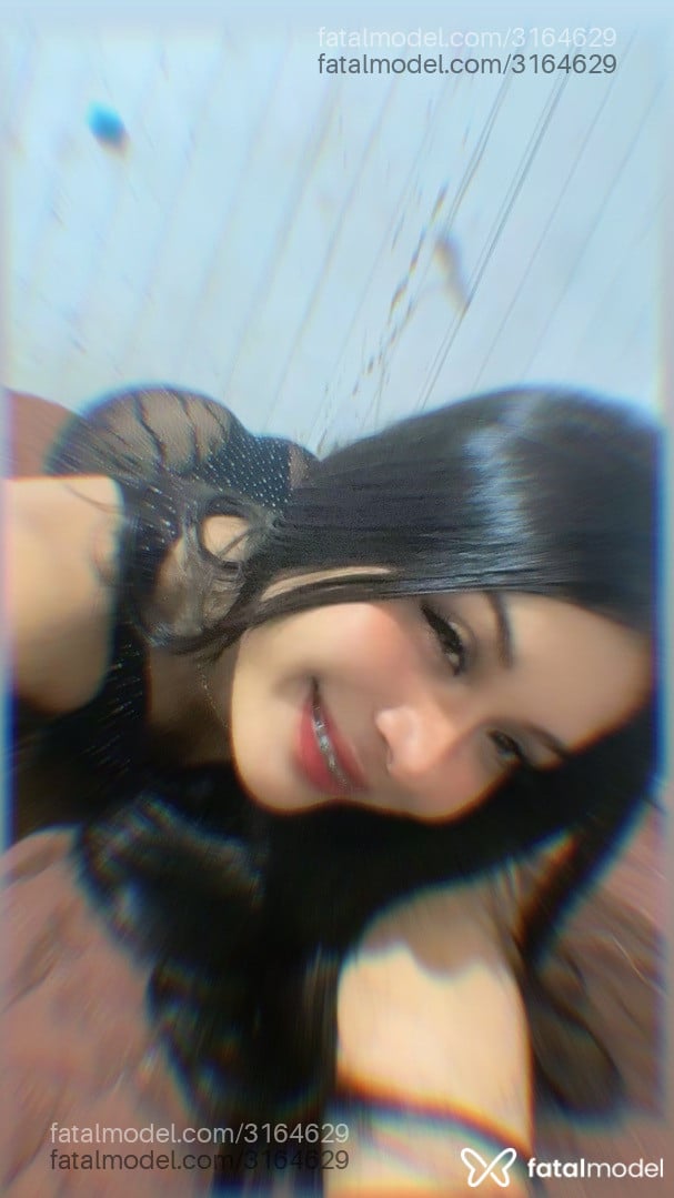 Acompanhante mulher com cabelo castanho de olhos castanhos em Pimenta Bueno - Lunna Acreana