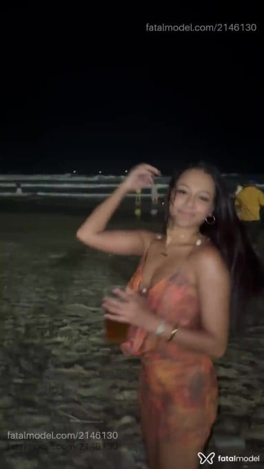 Acompanhante mulher morena (o) de olhos pretos - Bruna