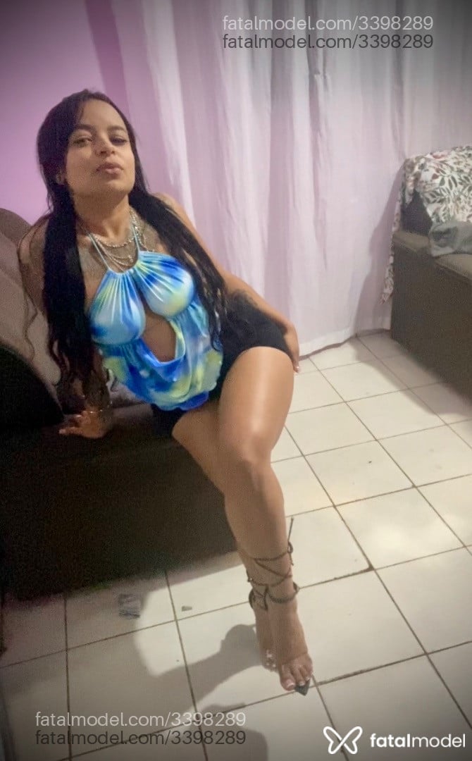 Acompanhante mulher morena (o) de olhos pretos em Extrema - Jadee