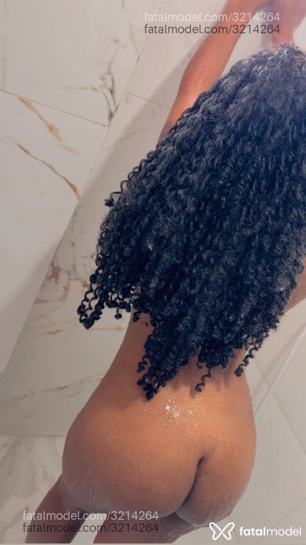 Acompanhante mulher morena (o) de olhos castanhos em Balneário Camboriú - Lari