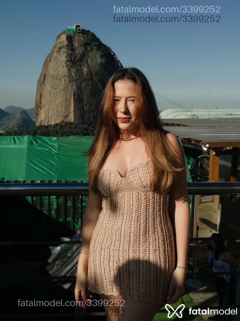 Acompanhante mulher com cabelo castanho de olhos castanhos em São Paulo - Mel Ferraz