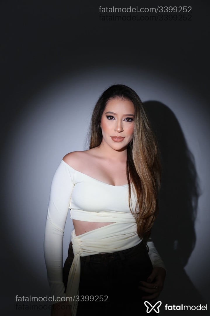 Acompanhante mulher com cabelo castanho de olhos castanhos em São Paulo - Mel Ferraz