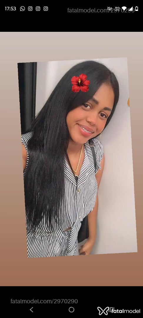 Acompanhante mulher morena (o) de olhos pretos - Lorena Acompanhante mulher morena (o) de olhos pretos - Lorena