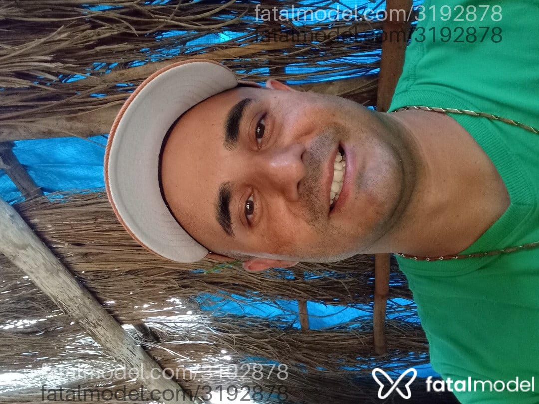 Acompanhante homem sem cabelo de olhos castanhos em Catanduvas - Fernando