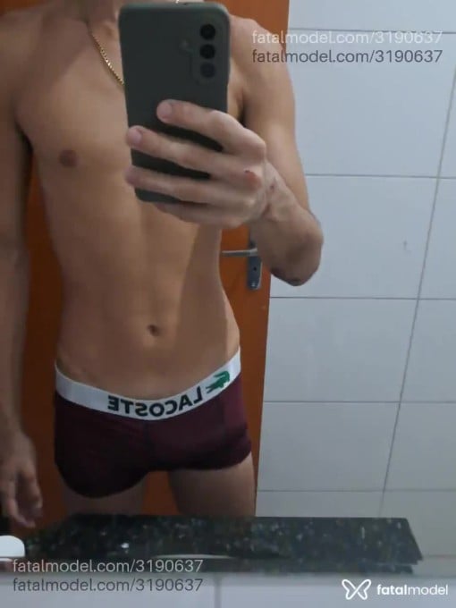 Acompanhante homem ruiva (o) de olhos pretos em Vilhena Acompanhante homem ruiva (o) de olhos pretos em Vilhena - Cajado