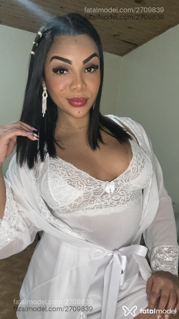 Acompanhante mulher com cabelo castanho de olhos castanhos - Laís Acompanhante mulher com cabelo castanho de olhos castanhos - Laís