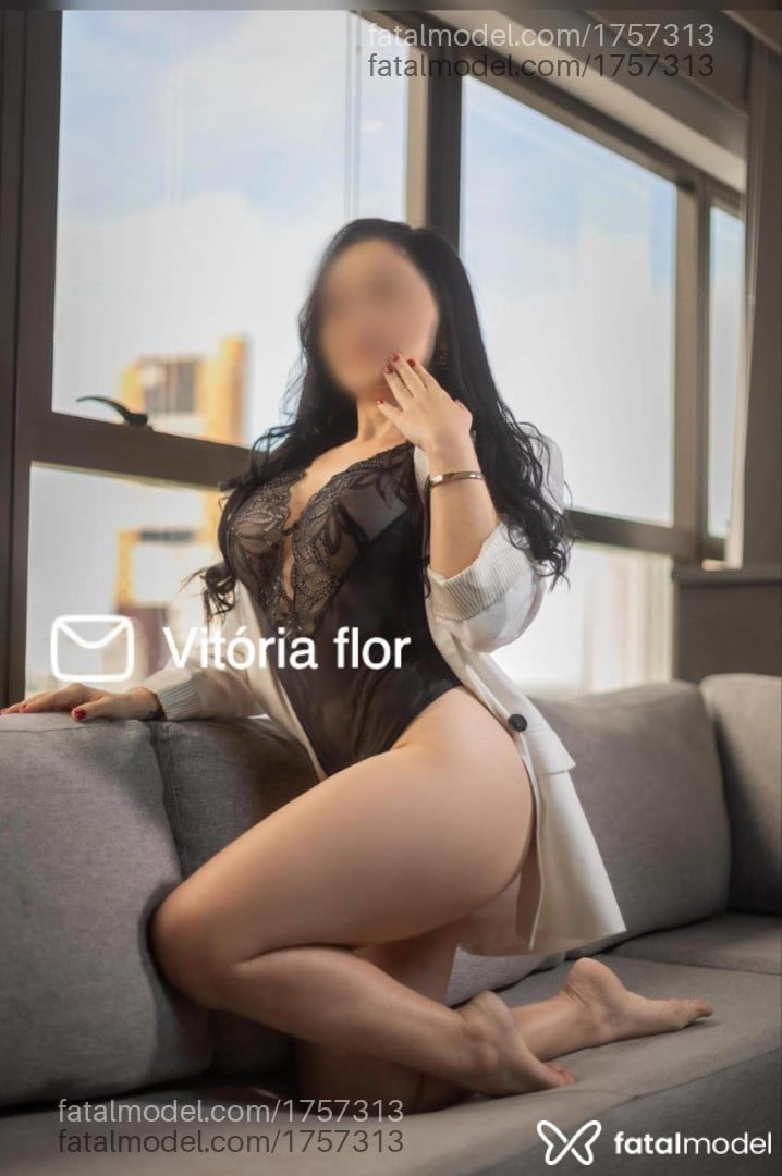 Acompanhante mulher morena (o) de olhos verdes em Natal Acompanhante mulher morena (o) de olhos verdes em Natal - Vitória Flor