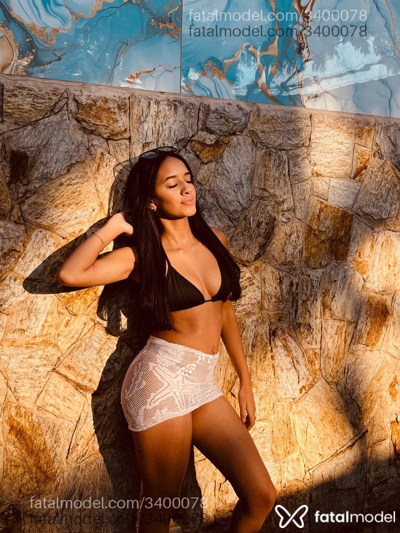 Acompanhante mulher morena (o) de olhos castanhos em Virtual - Milena