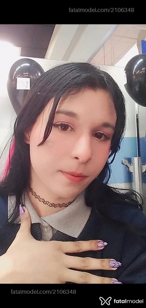 Acompanhante mulher trans com cabelo colorido de olhos castanhos em Porto Alegre - Mencia
