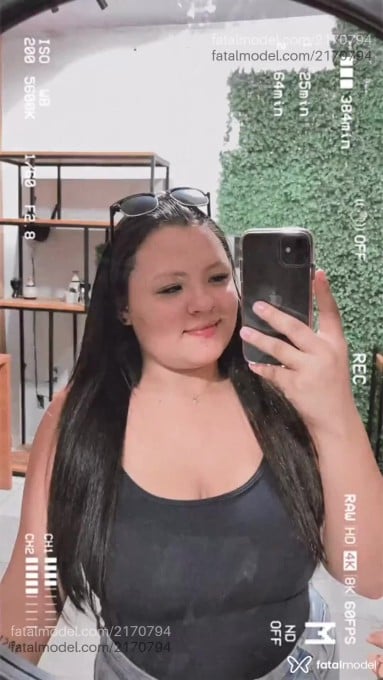 Acompanhante mulher com cabelo castanho de olhos pretos em Diamantino - Hellen Silva