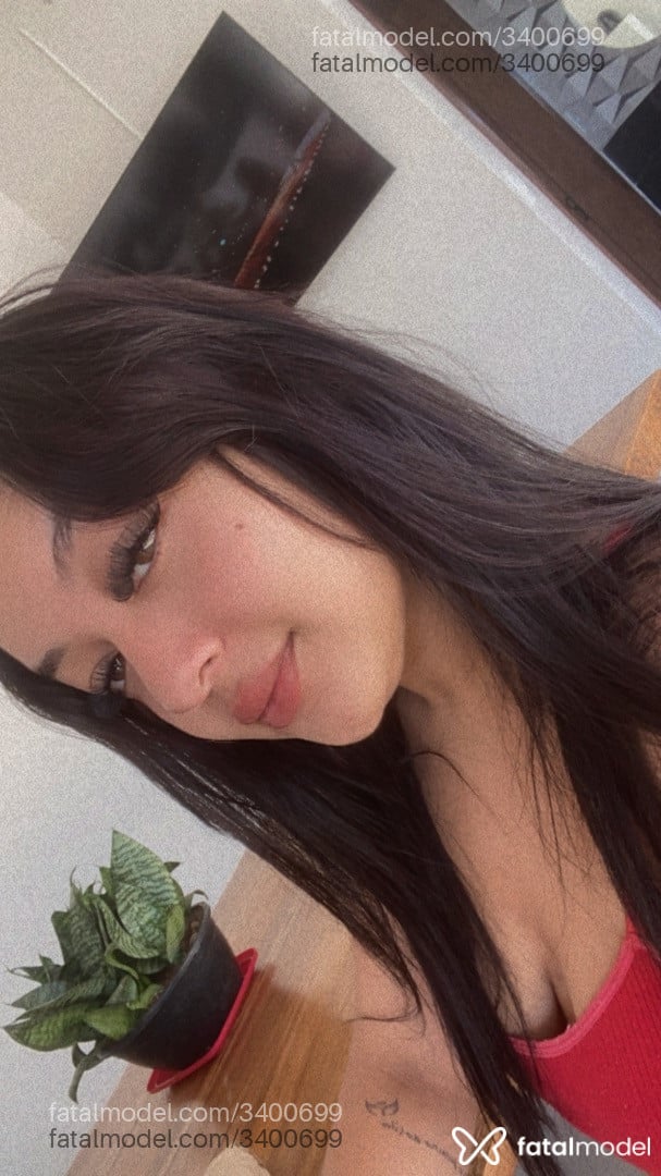 Acompanhante mulher morena (o) de olhos castanhos em Bom Despacho Acompanhante mulher morena (o) de olhos castanhos em Bom Despacho - Clara