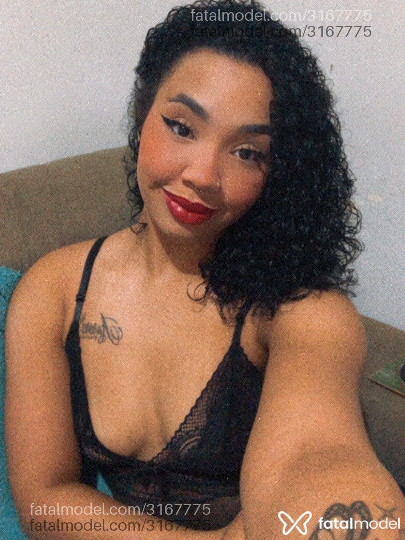 Acompanhante mulher morena (o) de olhos castanhos em Joinville - Maria Vitoria