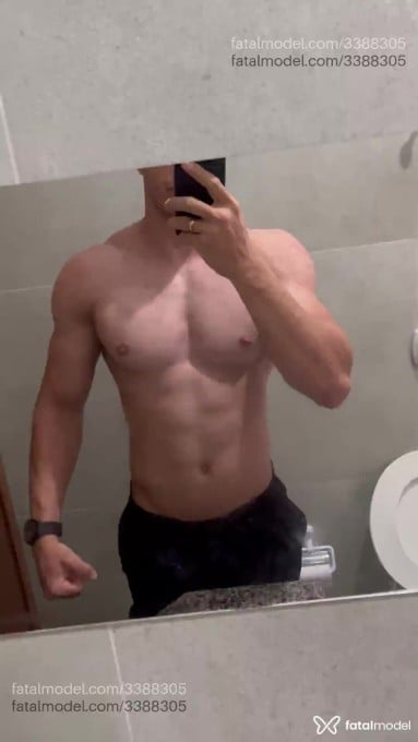 Acompanhante homem com cabelo castanho de olhos castanhos - Predador Acompanhante homem com cabelo castanho de olhos castanhos - Predador