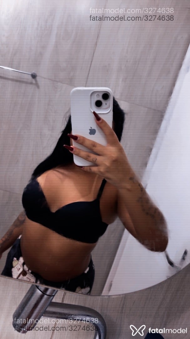 Acompanhante mulher morena (o) de olhos pretos - Luana