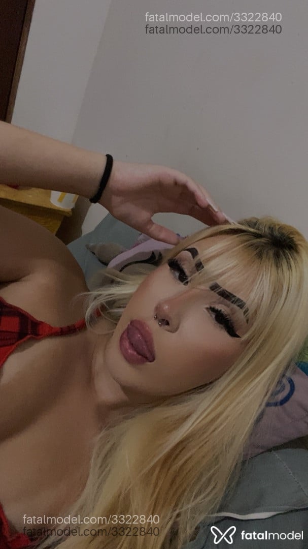 Acompanhante mulher loira (o) de olhos castanhos em Sorocaba - Stephanie