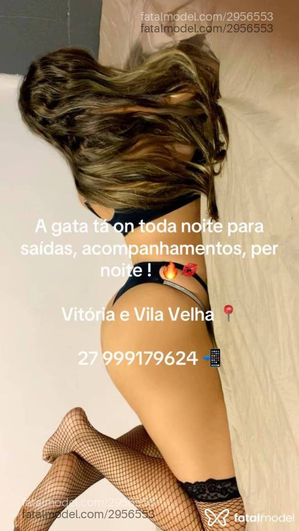Acompanhante mulher loira (o) de olhos pretos - Ana Albuquerque