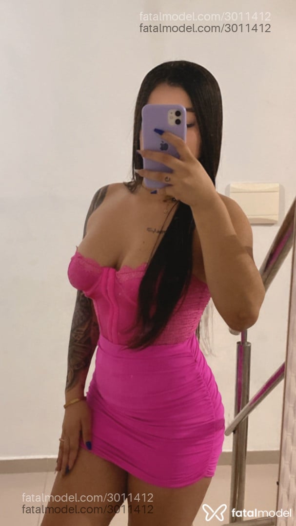 Acompanhante mulher com cabelo castanho de olhos castanhos - Fer Bauer