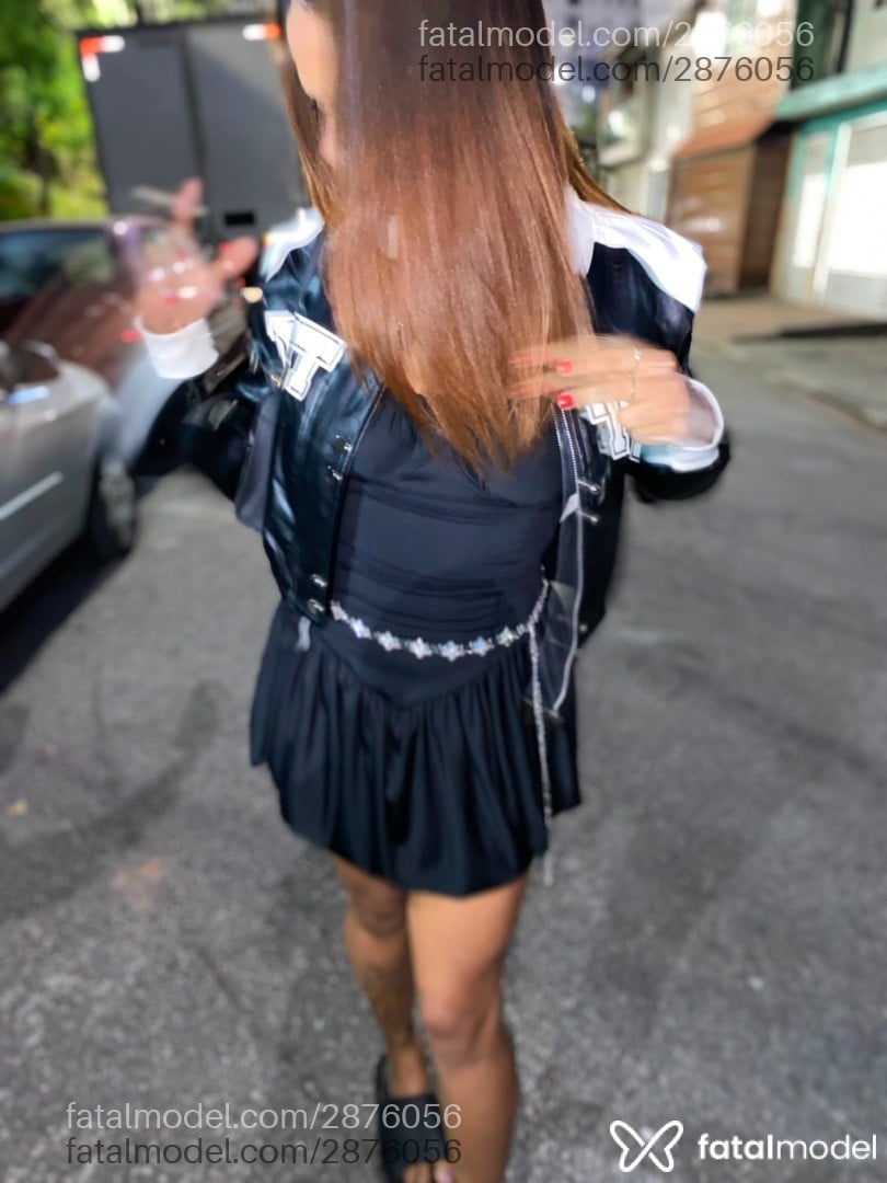 Acompanhante mulher com cabelo castanho de olhos castanhos em Carapicuíba - Mell