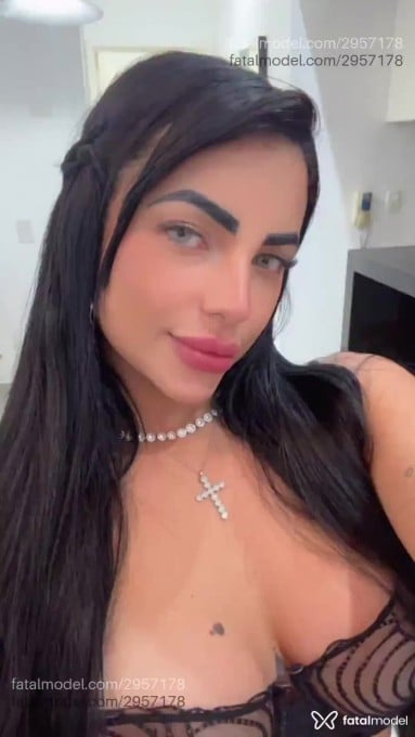 Acompanhante mulher morena (o) de olhos castanhos - Danielle Sousa Acompanhante mulher morena (o) de olhos castanhos - Danielle Sousa