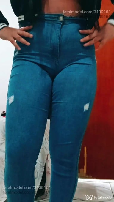 Acompanhante mulher morena (o) de olhos castanhos - Jana Acompanhante mulher morena (o) de olhos castanhos - Jana