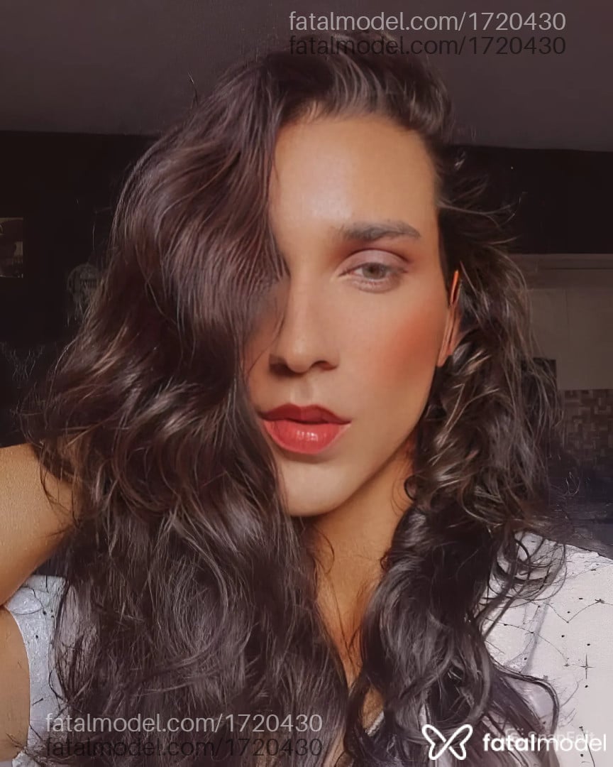 Acompanhante mulher trans morena (o) de olhos castanhos em São Gonçalo - Lua