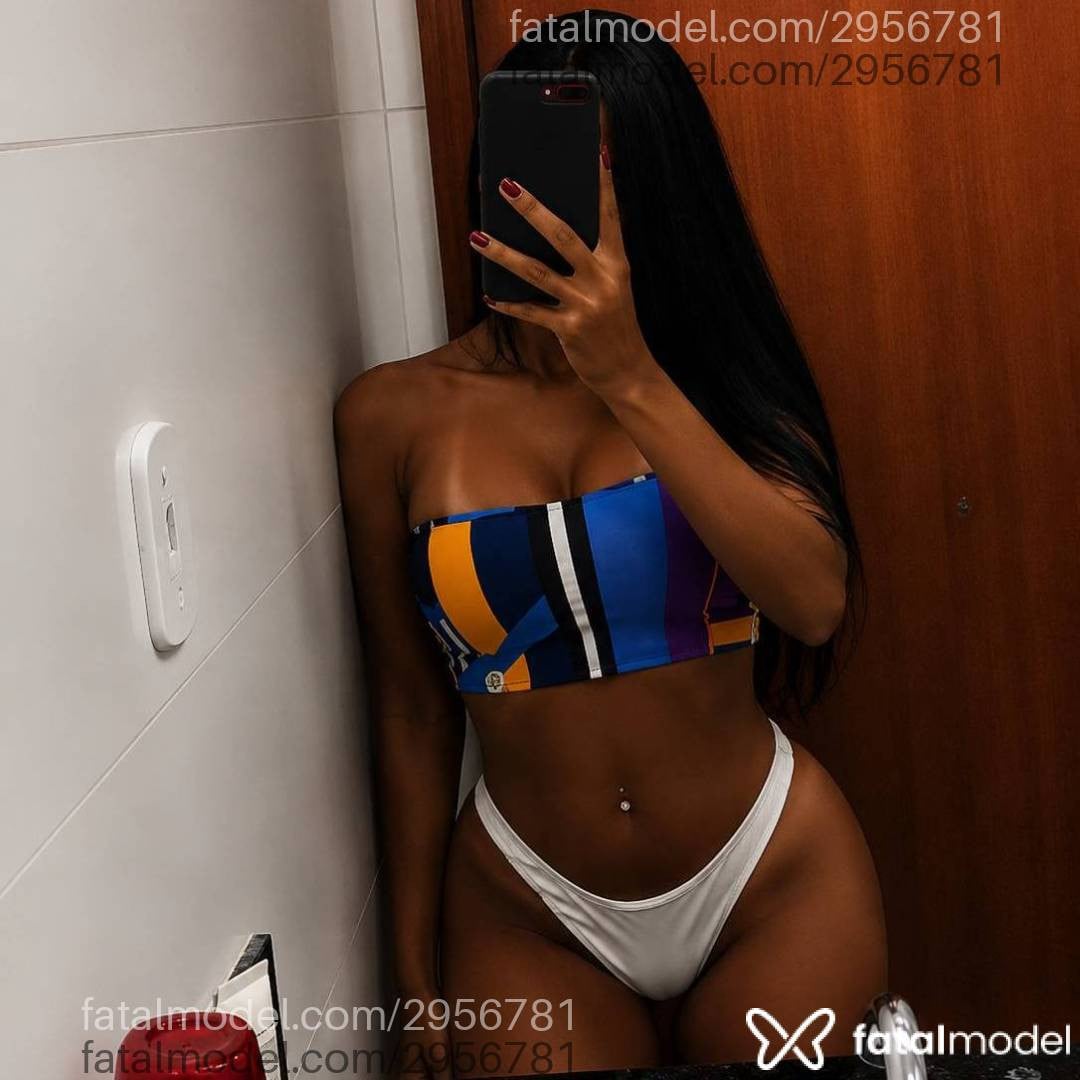 Acompanhante mulher morena (o) de olhos pretos - Amanda Acompanhante mulher morena (o) de olhos pretos - Amanda