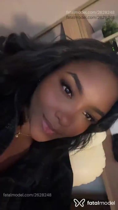 Acompanhante mulher morena (o) de olhos pretos em São Paulo Acompanhante mulher morena (o) de olhos pretos em São Paulo - Luanna