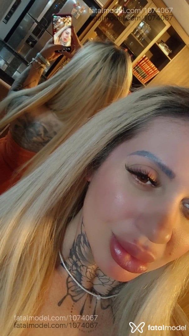 Acompanhante mulher loira (o) de olhos castanhos em Curitiba - Leticia Rangel