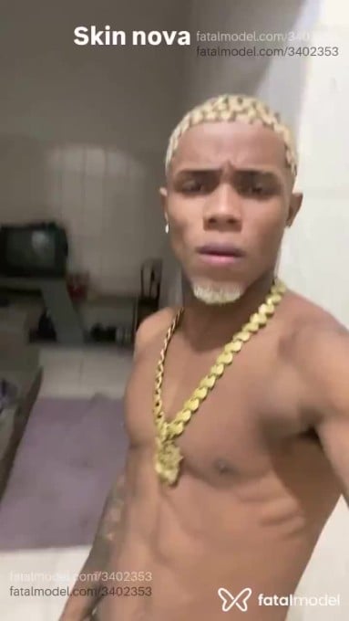 Acompanhante homem com cabelo colorido de olhos pretos em Governador Valadares - Kmdorj