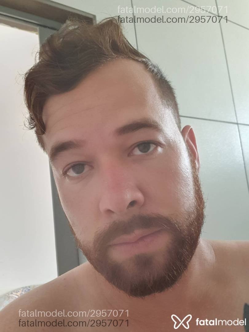 Acompanhante homem com cabelo castanho de olhos verdes em Cabo de Santo Agostinho Acompanhante homem com cabelo castanho de olhos verdes em Cabo de Santo Agostinho - Hilbert Michell