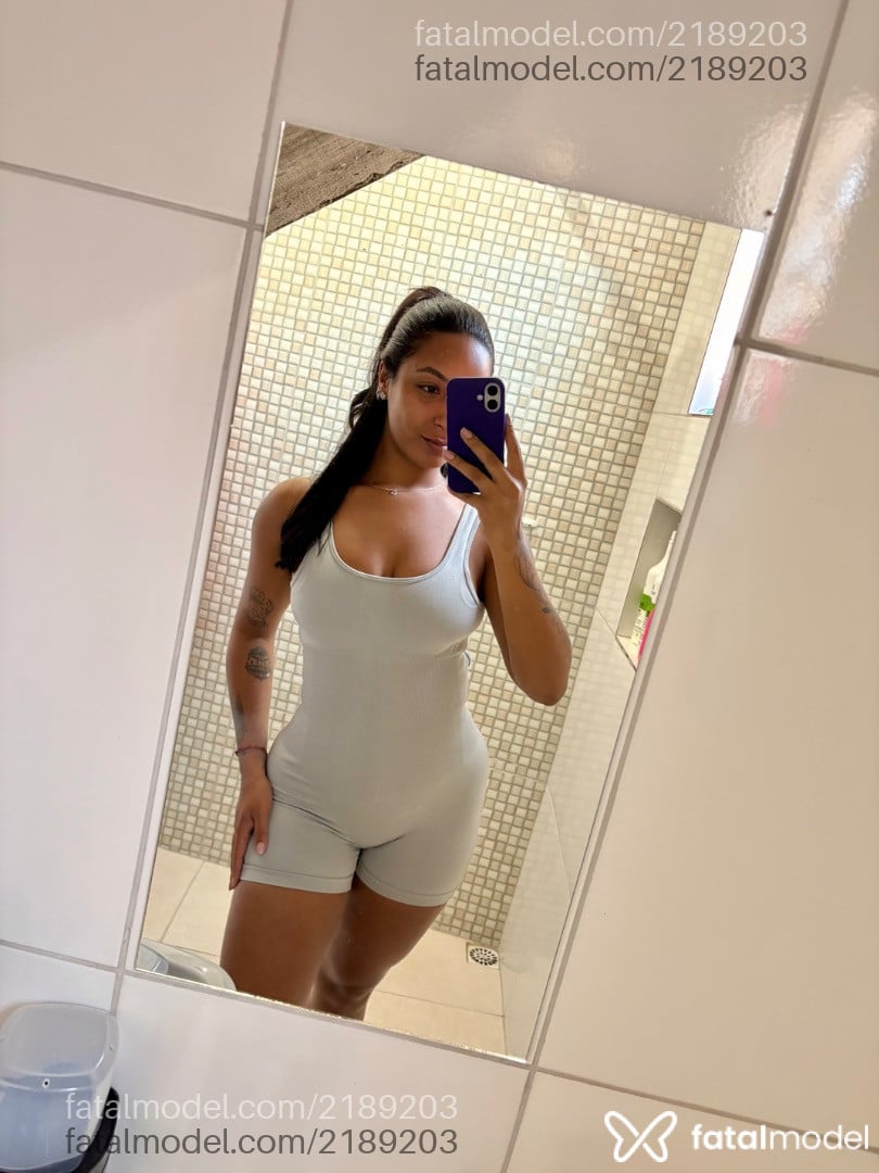 Acompanhante mulher morena (o) de olhos castanhos em São Paulo Acompanhante mulher morena (o) de olhos castanhos em São Paulo - Soares