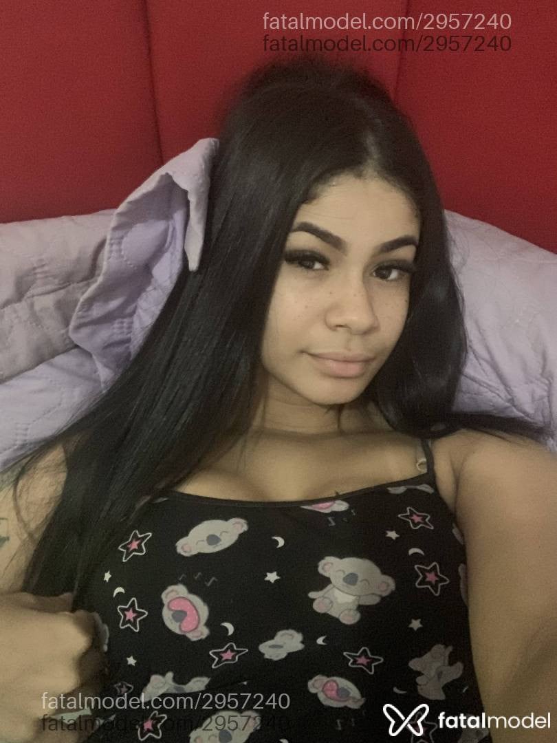 Acompanhante mulher morena (o) de olhos castanhos - Mirella