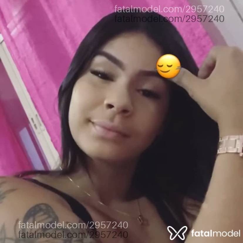 Acompanhante mulher morena (o) de olhos castanhos - Mirella Acompanhante mulher morena (o) de olhos castanhos - Mirella