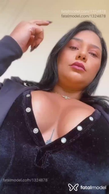 Acompanhante mulher com cabelo castanho de olhos mel em Foz do Iguaçu Acompanhante mulher com cabelo castanho de olhos mel em Foz do Iguaçu - Amanda