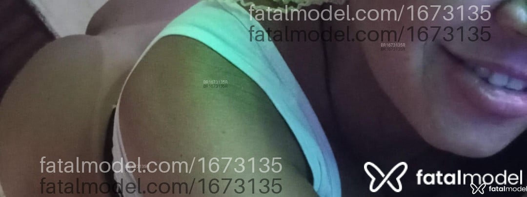 Acompanhante travesti com cabelo castanho de olhos mel em Rondonópolis Acompanhante travesti com cabelo castanho de olhos mel em Rondonópolis - Adriana Liário