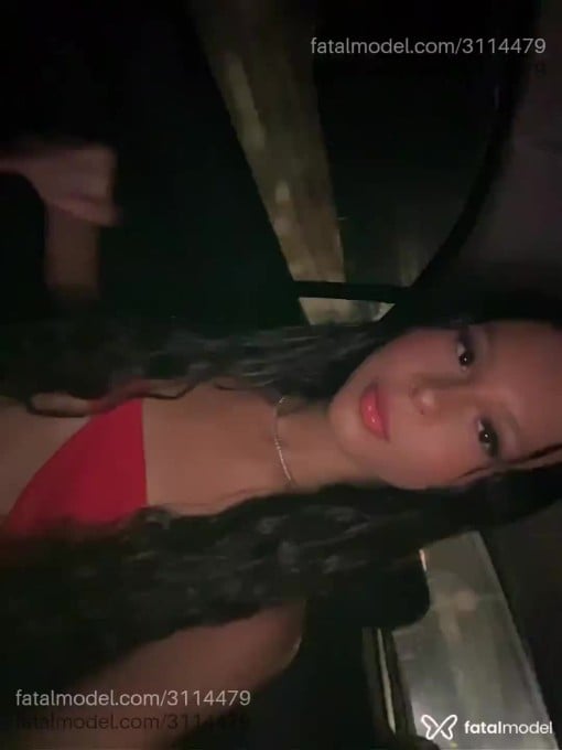Acompanhante mulher trans morena (o) de olhos pretos - Cristiny Acompanhante mulher trans morena (o) de olhos pretos - Cristiny