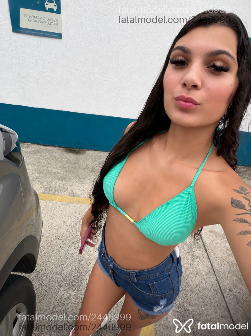 Acompanhante mulher morena (o) de olhos castanhos - Emily Acompanhante mulher morena (o) de olhos castanhos - Emily